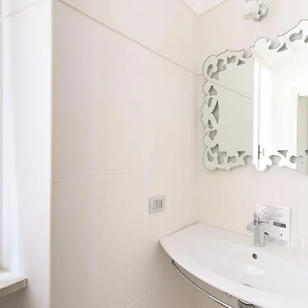 Le Dei Mercanti Pensión 4*