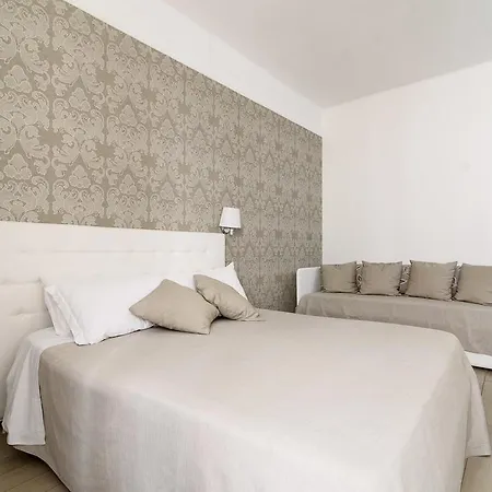 Pensión Le Dei Mercanti Roma