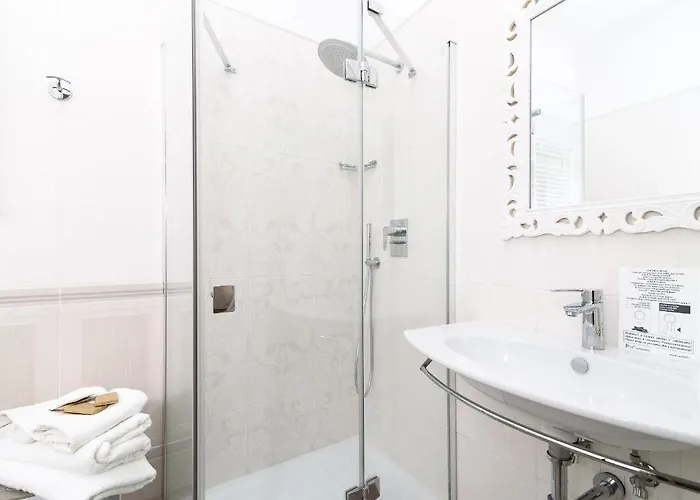 Le Dei Mercanti Πανσιόν