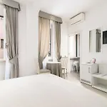 Le Dei Mercanti Rome